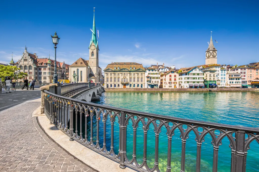 Zurich City Tour + Lindt Museum